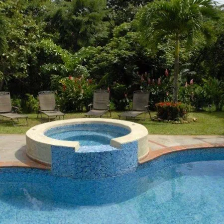 Albrook Inn 