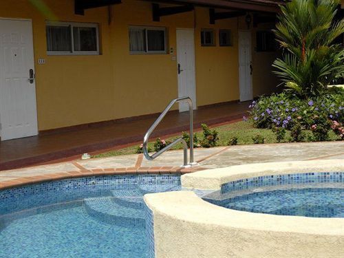 Albrook Hotel 4*