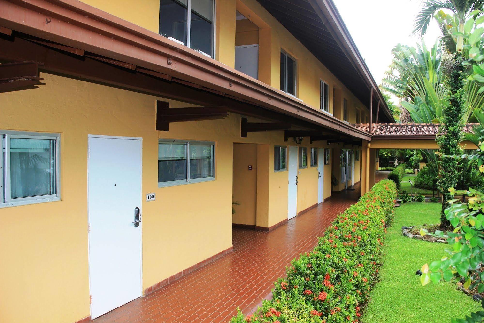 Hotel Albrook 4*
